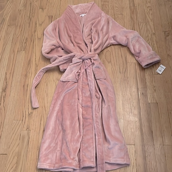 Charter Club Plush Robe - Picture 5 of 6